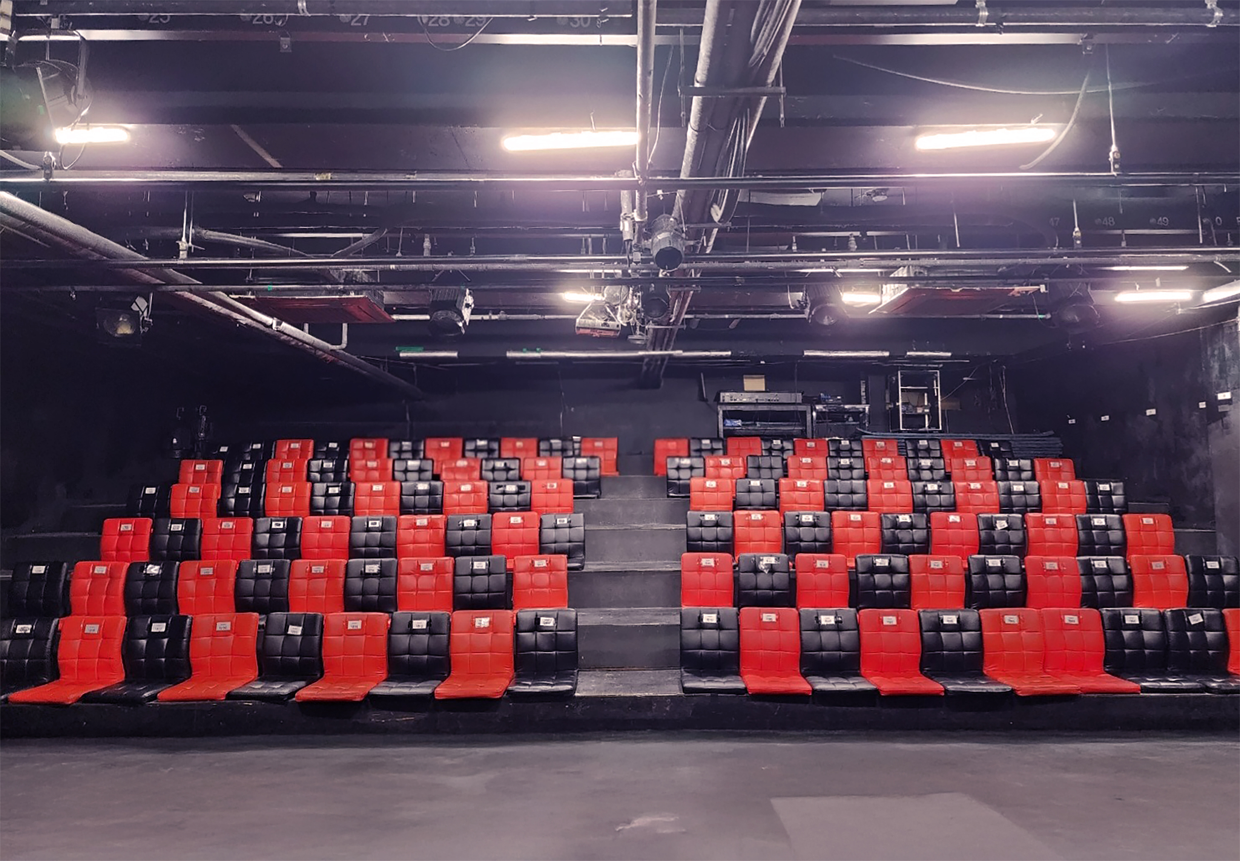 부산 소극장 가온아트홀 1관 170석